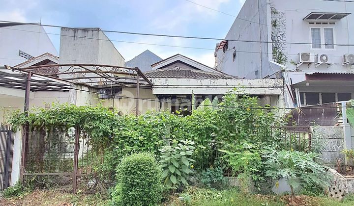 Land within the Bona Indah Lebak Bulus Housing Complex Land within the Bona Indah Lebak Bulus Housing Complex