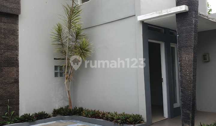 2-Story Minimalist House with Swimming Pool in Setiabudi Regency Complex 2