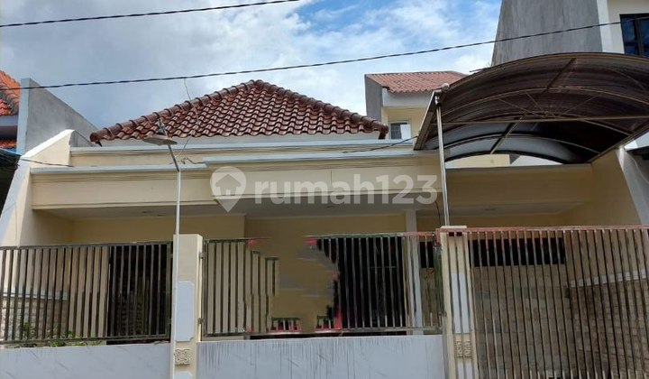 Rumah Mulyosari Utara Row jalan 2 mobil