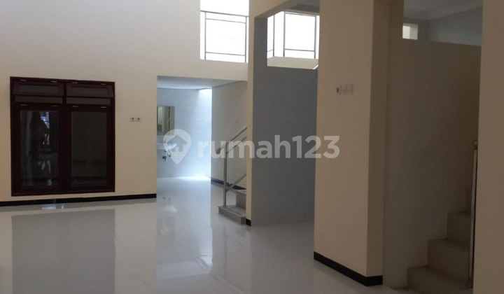 Rumah Mulyosari Utara Row jalan 2 mobil 2