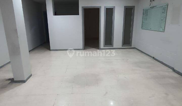 Ruko Lokasi strategis Jl Raden Saleh 1