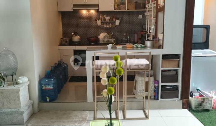 Rumah Cantik Pusat Kota 2 Lantai