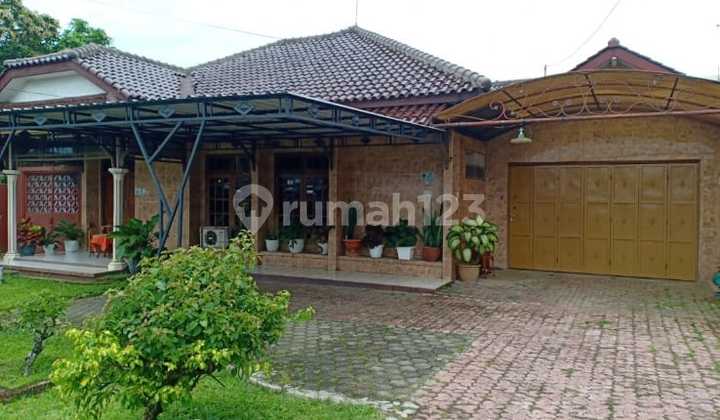 Dijual Rumah Luas Dan Mewah Lokasi Strategis Dijual Rumah Luas Dan Mewah Lokasi Strategis