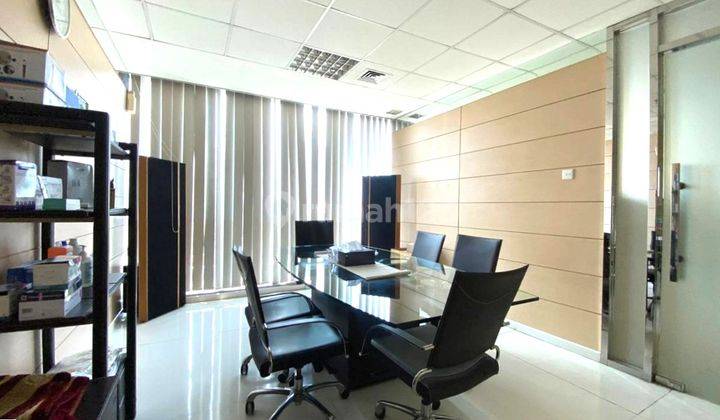 Office space size 93m middle floor Menara MTH Tebet Jakarta Selatan 1