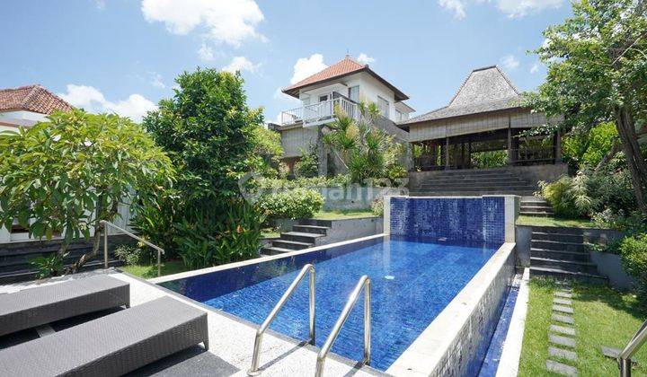 For sale Luxury Villa View of Rice Fields in Kayutulang Canggu 1