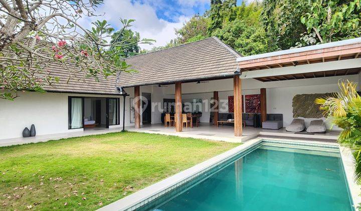 Dijual Luxury Villa Modern Tropical di Goa Gong 1