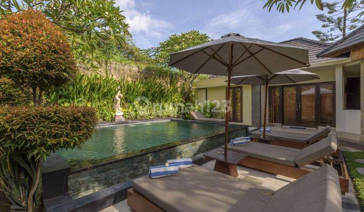 Dijual Luxury Villa Modern Balinese di Seminyak 1