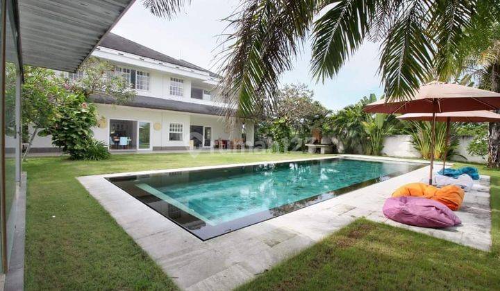 Luxury Villa With Rice Field View In Umalas Badung 1