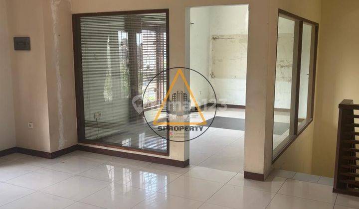 Rumah 2 Lantai Gaya Tropis Modern Lokasi Dekat Sanur 2