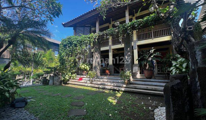 Tropical Villa For Sale Located At Petitenget Kerobokan 1