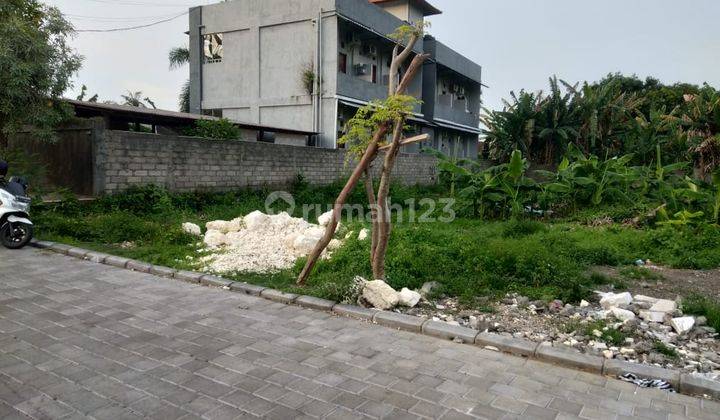 Land for sale in strategic location on Jalan Petasikan Jimbaran Bawah 1