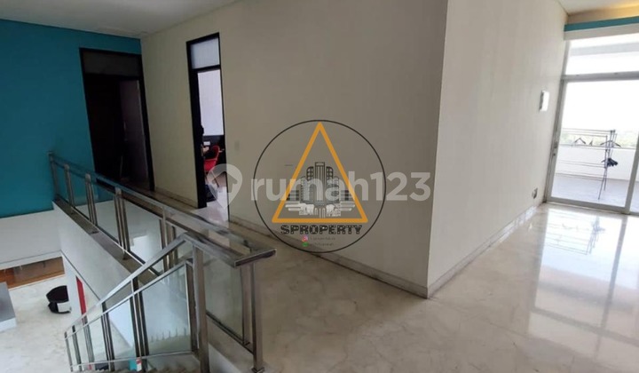 PREMIUM LOCATION SHOPHOUSE ON THE MAIN ROAD OF ULUWATU UNGASAN, IN FRONT OF GWK