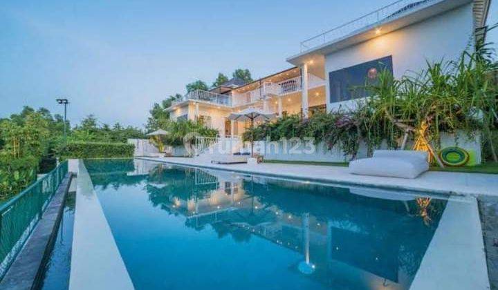 Luxury Villa With Sea And City Views Located In Ungasan 2