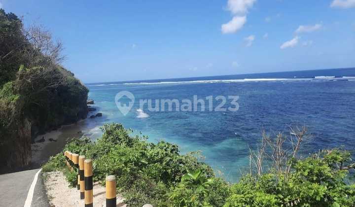 Tanah Loss Tebing di Pantai Tanah Barak Kuta Selatan 1