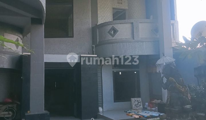 Rumah 4 Lantai, dengan Lokasi Strategis Dekat Living Word