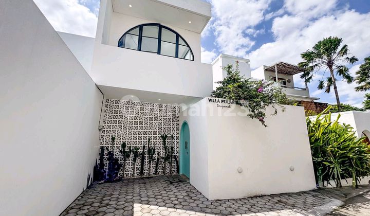 Villa 2 Lantai, Gaya Tropis Modern, 3 Kamar Lokasi Strategis 