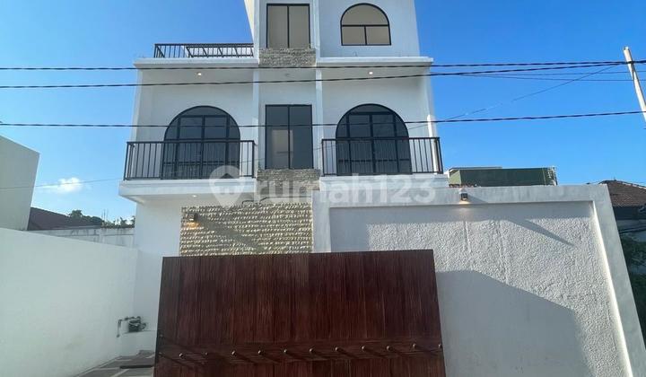 Villa Ungasan Bergaya Mediterania Akses Mudah Ke Tempat Wisata 