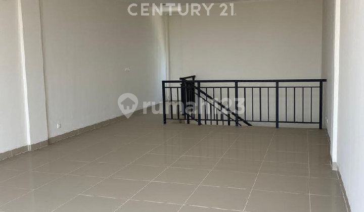 Strategic 3-Story Shop House in Magna Summarecon Bandung 2