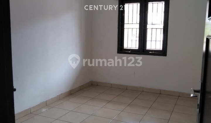 For Rent Ready-to-Occupy House Strategically Located in Taman Kopo Indah 1 Bandung 2