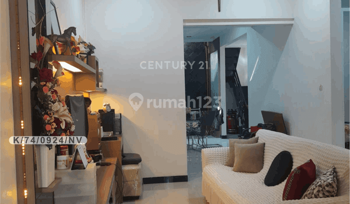 Rumah Semi Furnished Terawat Di Taman Kopo Indah 5, Bandung 1