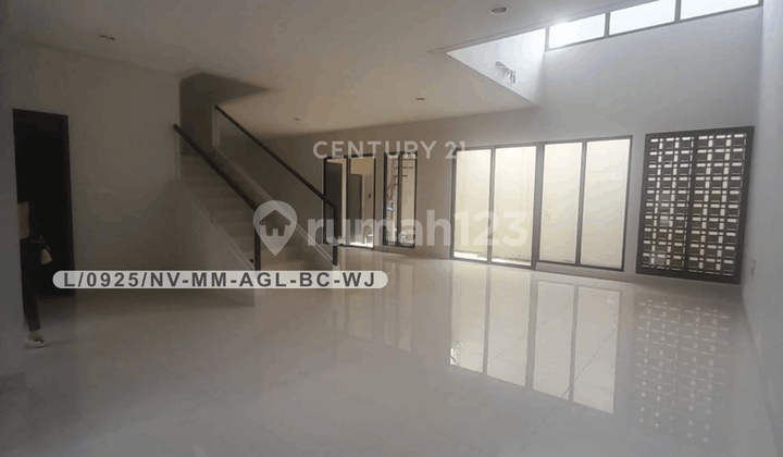 Rumah 2 Lantai Siap Huni Dan Strategis Di Summarecon Bandung