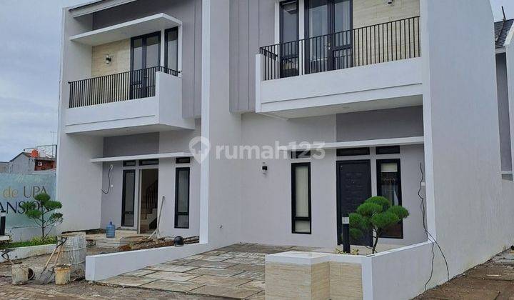 Rumah 2 Lantai De Upa Mansion Tengah Kota Makassar 1