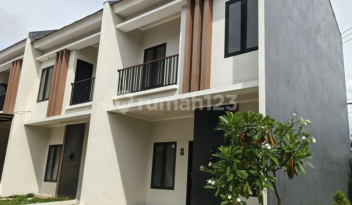 Rumah 2 Lantai Siap Huni Dekat Stiba Makassar Rumah 2 Lantai Siap Huni Dekat Stiba Makassar