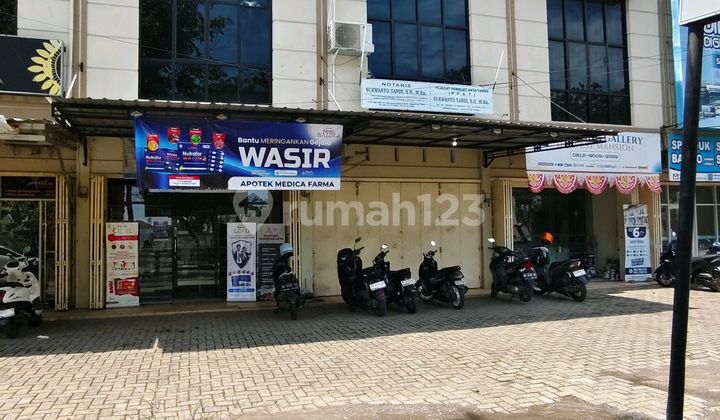 Shop House on the Main Road Axis of Gowa City, Near the Gowa Regent's Office 2