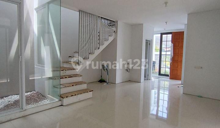 Minimalist House in Nginden Area Fnl Manyar Ngagel 2