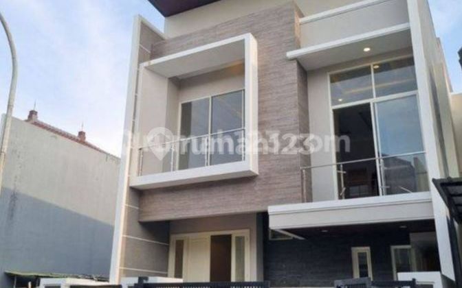For sale: Beautiful split-level house in Pakuwon City "EV".
