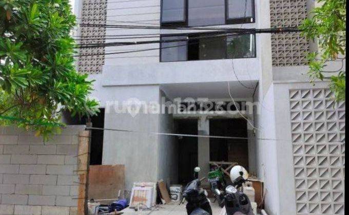 Dijual Rumah 2 Lt Perumahan Gading Pantai dekat Raya Kenjeran
'EV" 1