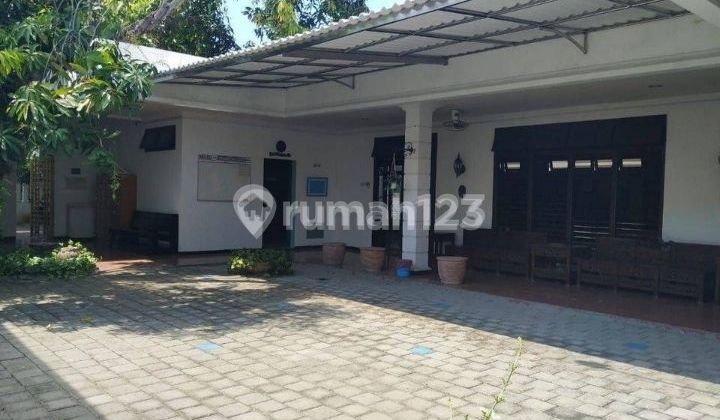 Dijual Rumah yg nyaman, asri& teduh di Manyar Jaya"EV"
