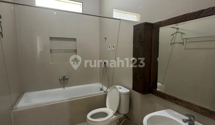 Semi-Furnished Minimalist Ell House Area Pakuwon City Mulyorejo Galaxy 2