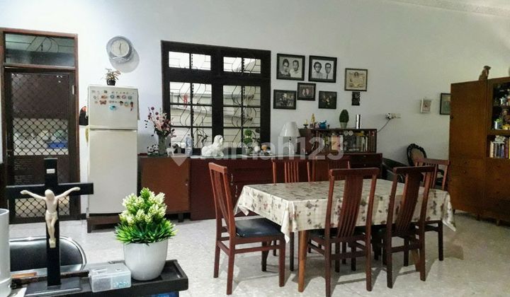 Asri Well-Maintained House in Elite Strategic Area Manyar Rejo Manyar Kartika Manyar Jaya Fnl 2