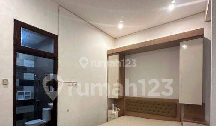 Rumah 2 Lantai Snl Bagus Semi Furnish Shm Di Kertajaya Indah Tengah 2