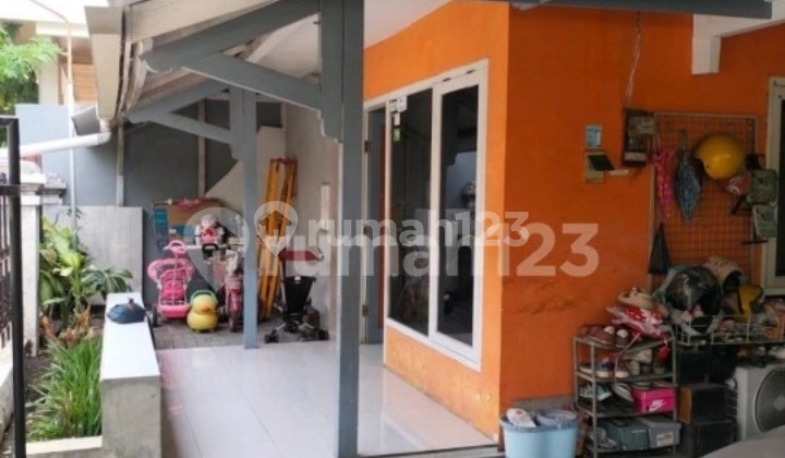 Rumah di Nginden Intan Timur Siap Huni Sdj