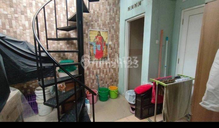 Jual Rumah Ne 2 Lantai Taman Rivera Rungkut Bagus Shm Hadap Selatan 2