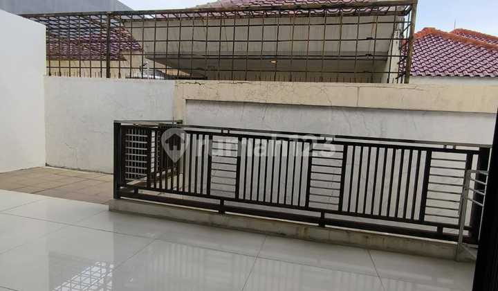 Rumah Ell Semi Furnished Daerah Mulyorejo Surabaya Timur Rumah Ell Semi Furnished Daerah Mulyorejo Surabaya Timur