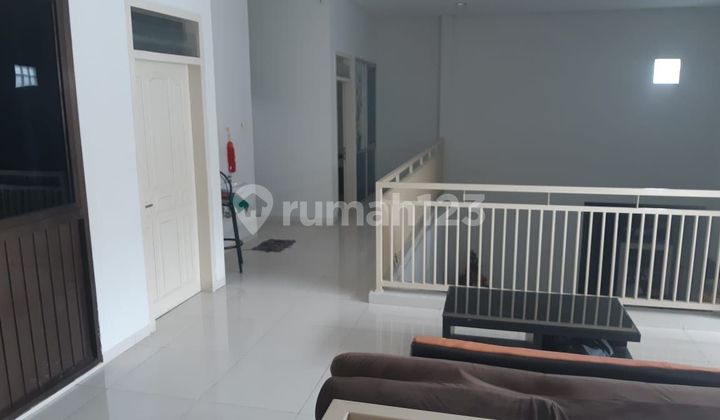 Rumah Ell Daerah Manyar