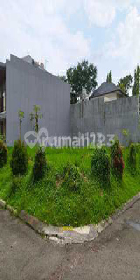 Good Small Lots Are Rare in Setra Duta, Bandung
