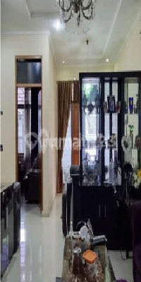 Rumah Bagus 2 Lantai Semi Furnished Di Batu Mas