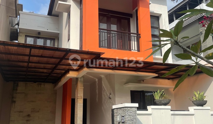 Rumah 2 lantai modern strategis di jalan tukad badung