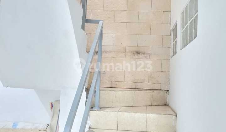 Rumah 2.5 Lantai Di Thi Taman Holis Indah Bandung 2