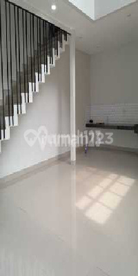 Rumah Tinggal Posisi Hook Di Taman Holis Indah Bandung Rumah Tinggal Posisi Hook Di Taman Holis Indah Bandung