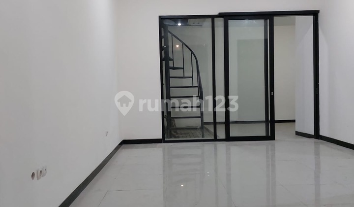 Nice Rental House in TKI Taman Kopo Indah V, Bandung 2