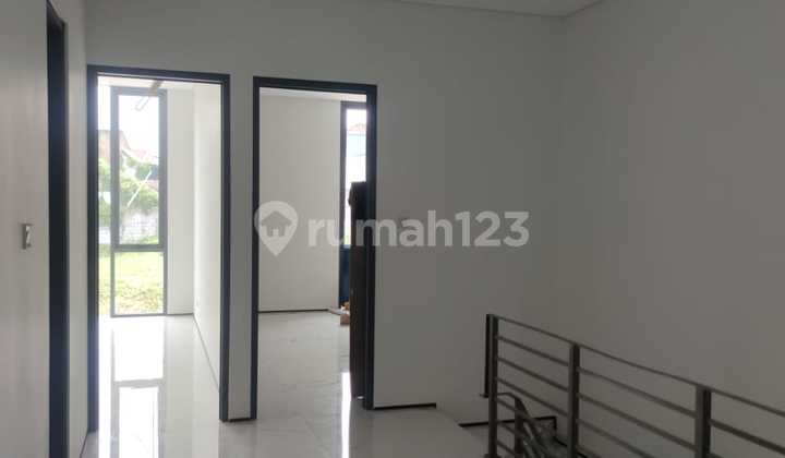 Minimalist New House in Setra Duta Bandung 2