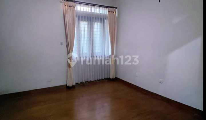 Rumah Terawat Furnished Di Setra Duta Bandung 2