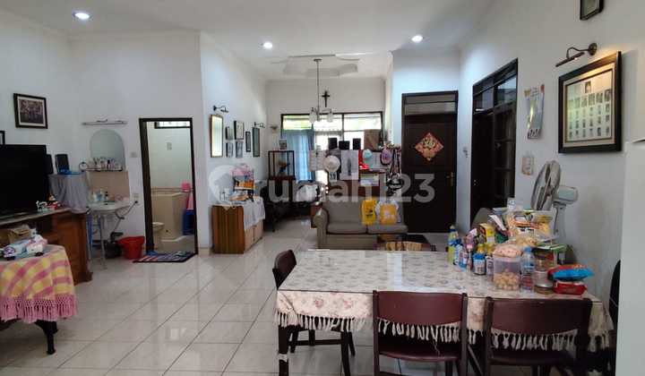 Classic Well-Maintained House in Beautiful Kopo Indah Park