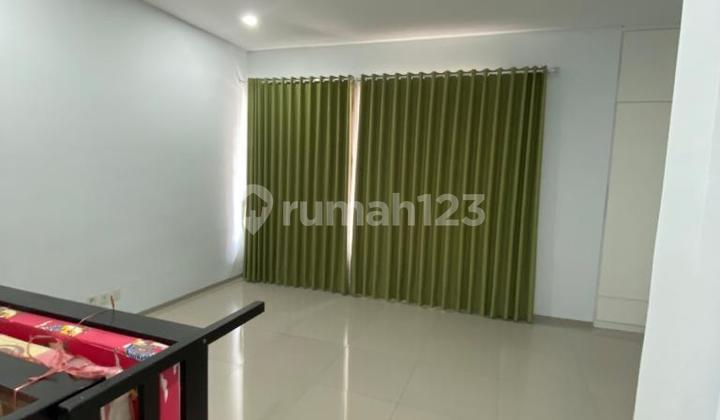 Minimalist Modern House in Ciumbuleuit Bandung 2