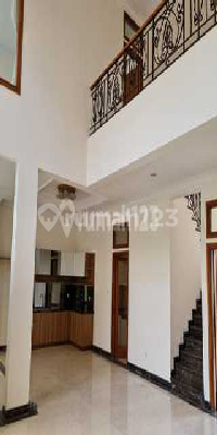 Rumah Bagus Sangat Terawat Dan Siap Huni Di Setra Duta, Bandung Rumah Bagus Sangat Terawat Dan Siap Huni Di Setra Duta, Bandung